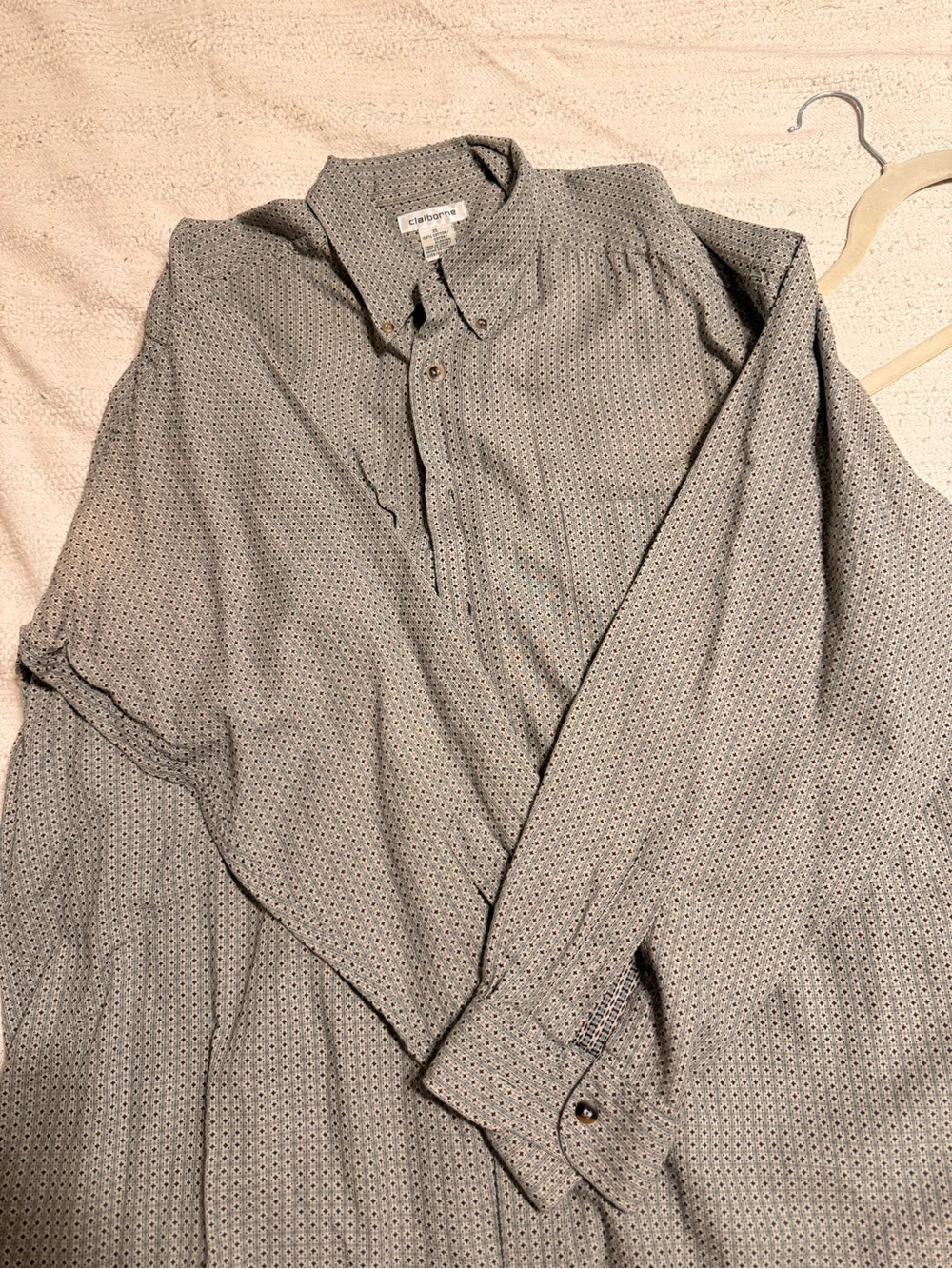 Vintage style Claiborne beige  Patterned Men's Dress Shirt